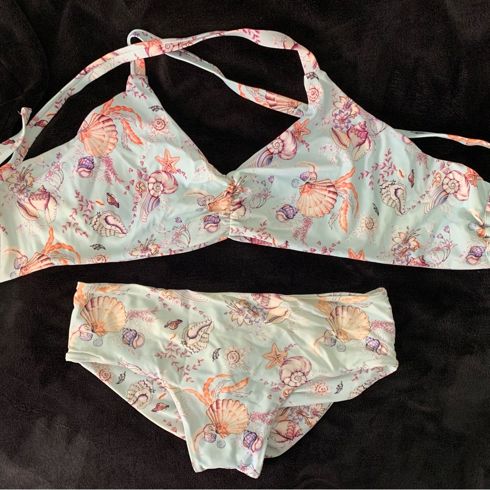 Fused bikini set 2xl top and large bottom